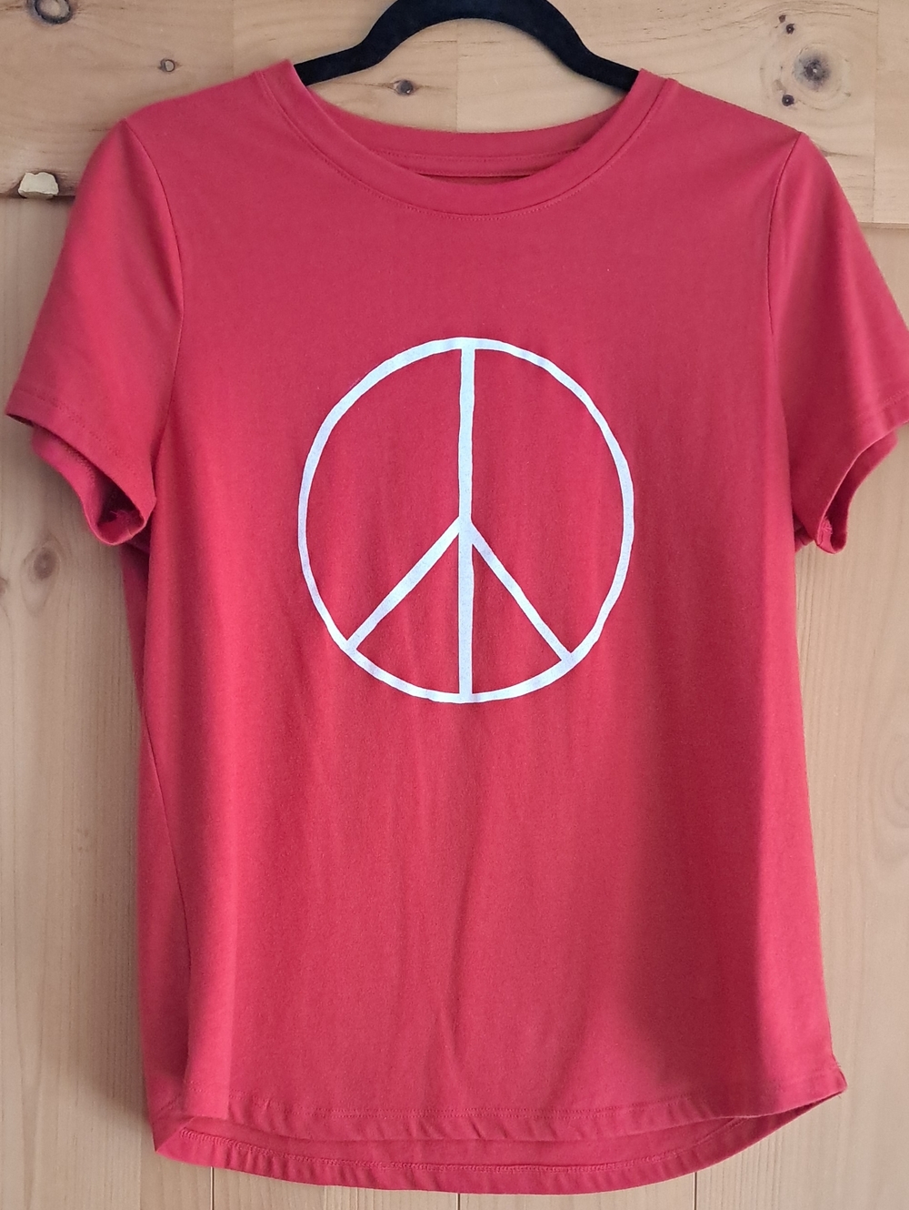 Sonoma Kohls. Womens, Red Peace Sign Tshirt Size Medium.  Cap Sleeve, Hippie